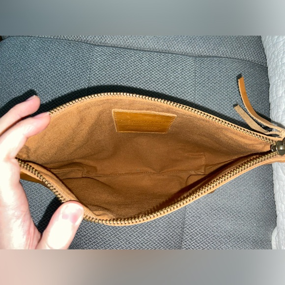 FashionAble Small Tan Leather Clutch, Zippered Top, Handmade in Mexico - Picture 4 of 9